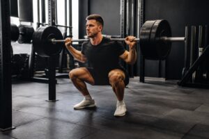 Agachamento aumenta testosterona mesmo? O que é verdade, o que é mito e como treinar melhor