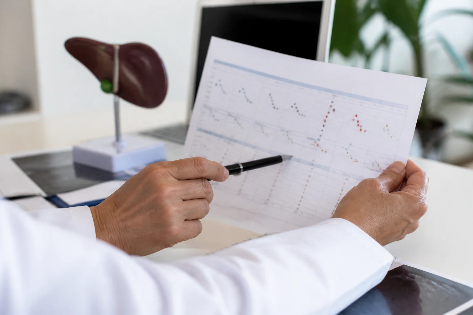 Coenzima Q10 faz mal para o fígado? Entenda o que a ciência sugere e quando ter cautela monitoramento enzimas hepaticas coq10.imgo - Coenzima Q10 faz mal para o fígado? Entenda o que a ciência sugere e quando ter cautela
